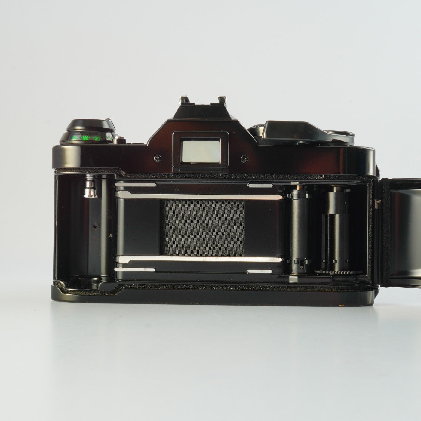 【Serviced】 Canon AE-1 Program Black + New FD 50mm F/1.4 MF フィルム一眼レフカメラ