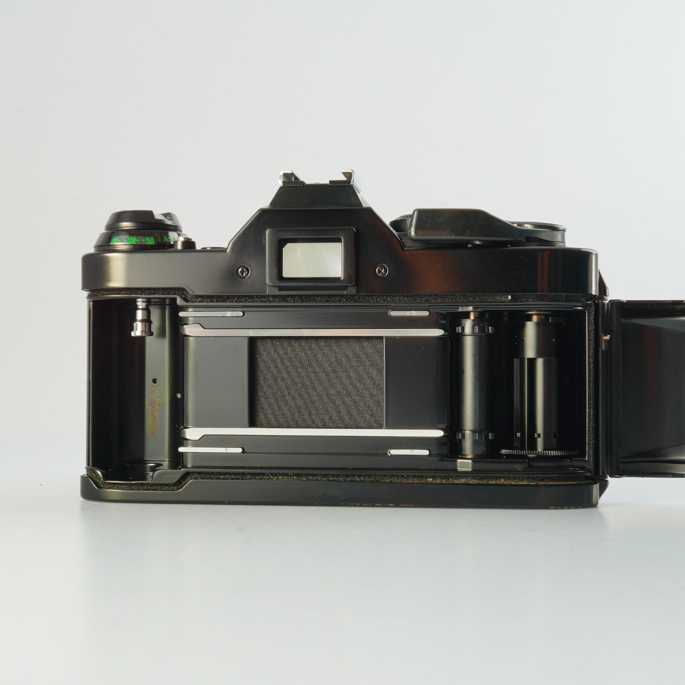 【Serviced】 Canon AE-1 Program Black + New FD 50mm F/1.4 MF フィルム一眼レフカメラ