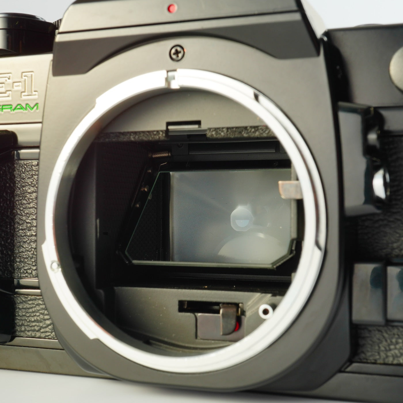 【Serviced】 Canon AE-1 Program Black + New FD 50mm F/1.4 MF フィルム一眼レフカメラ