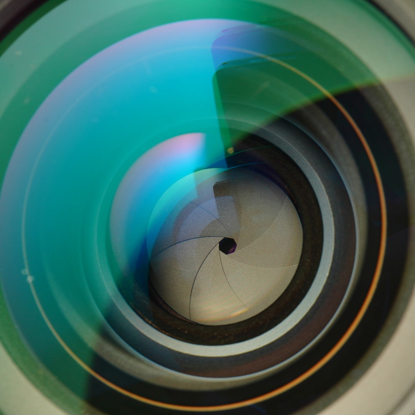 【Serviced】 Nikon Ai Nikkor 35mm F/2 単焦点レンズ
