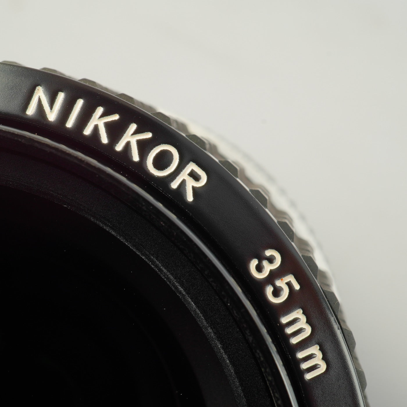 【Serviced】 Nikon Ai Nikkor 35mm F/2 単焦点レンズ