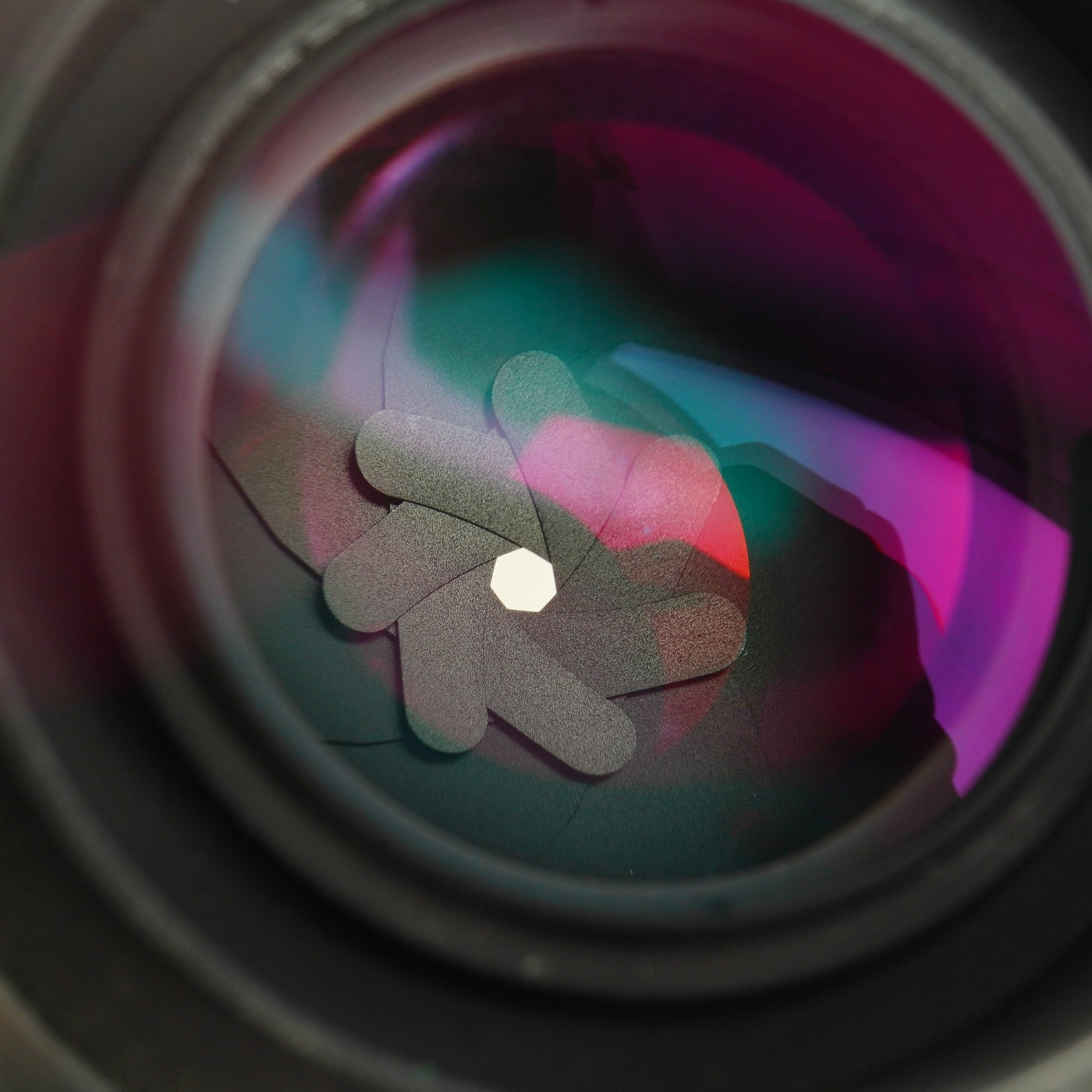 【Serviced】 Nikon 非Ai Nikkor-N.C Auto 28mm F/2 単焦点レンズ
