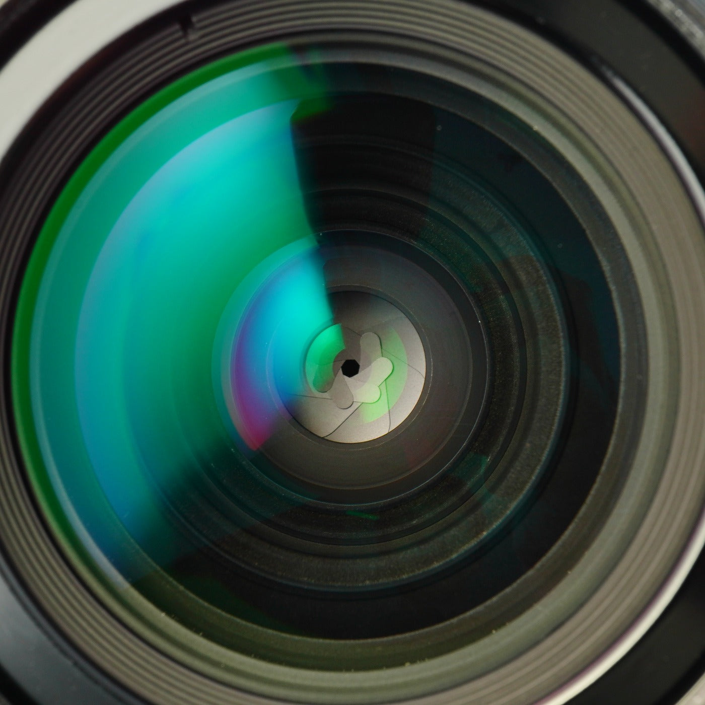 Nikon Ai Nikkor 28mm F/2.8 単焦点レンズ