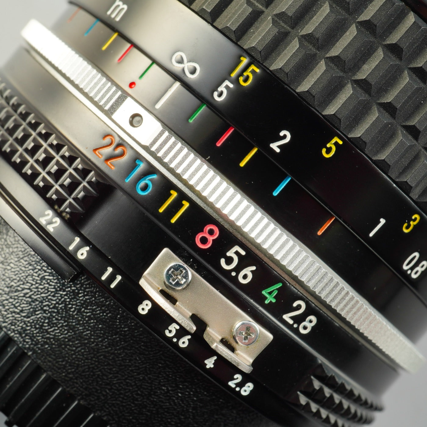 Nikon Ai Nikkor 28mm F/2.8 単焦点レンズ