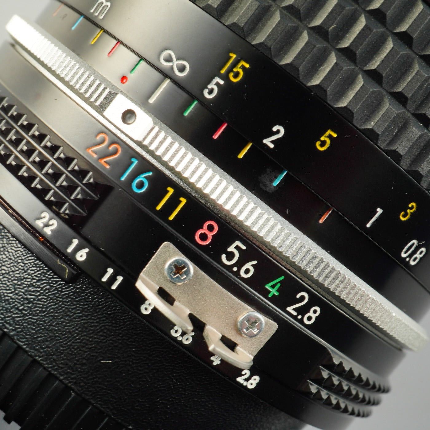 Nikon Ai Nikkor 28mm F/2.8 単焦点レンズ
