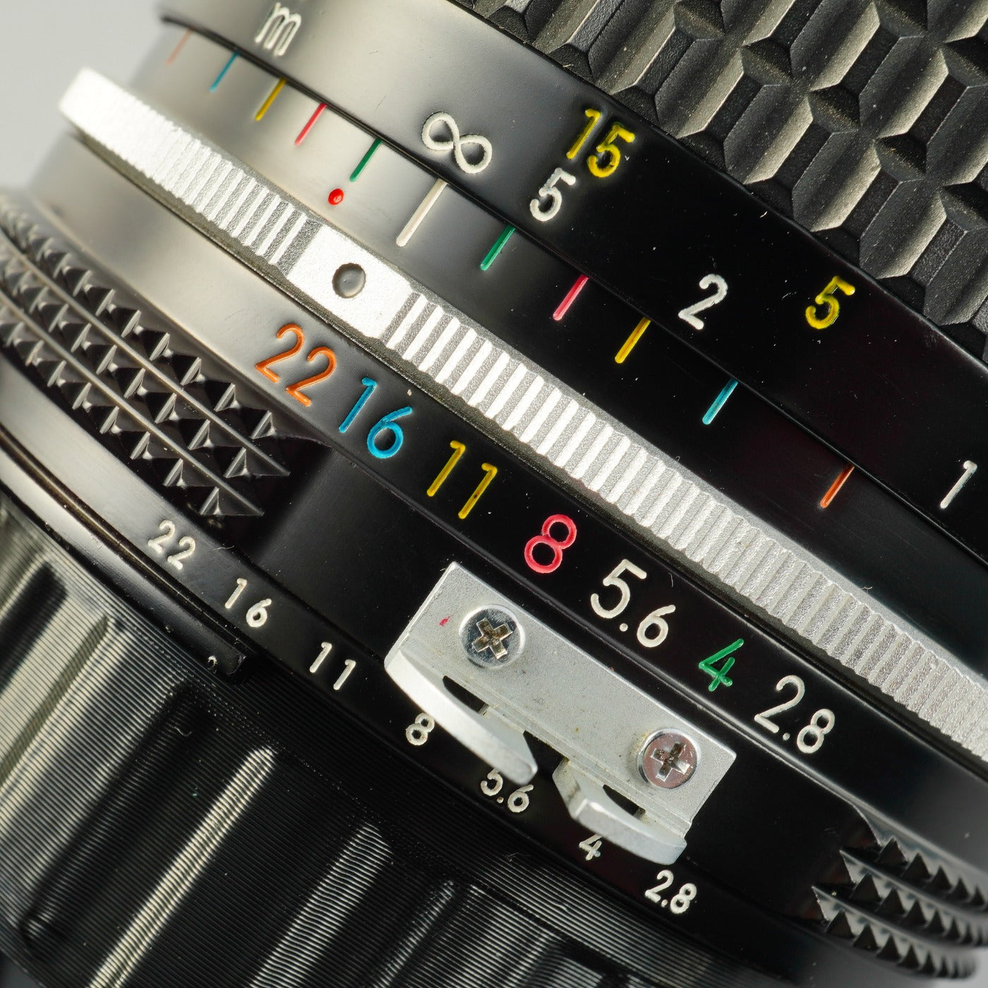 Nikon Ai Nikkor 28mm F/2.8 単焦点レンズ