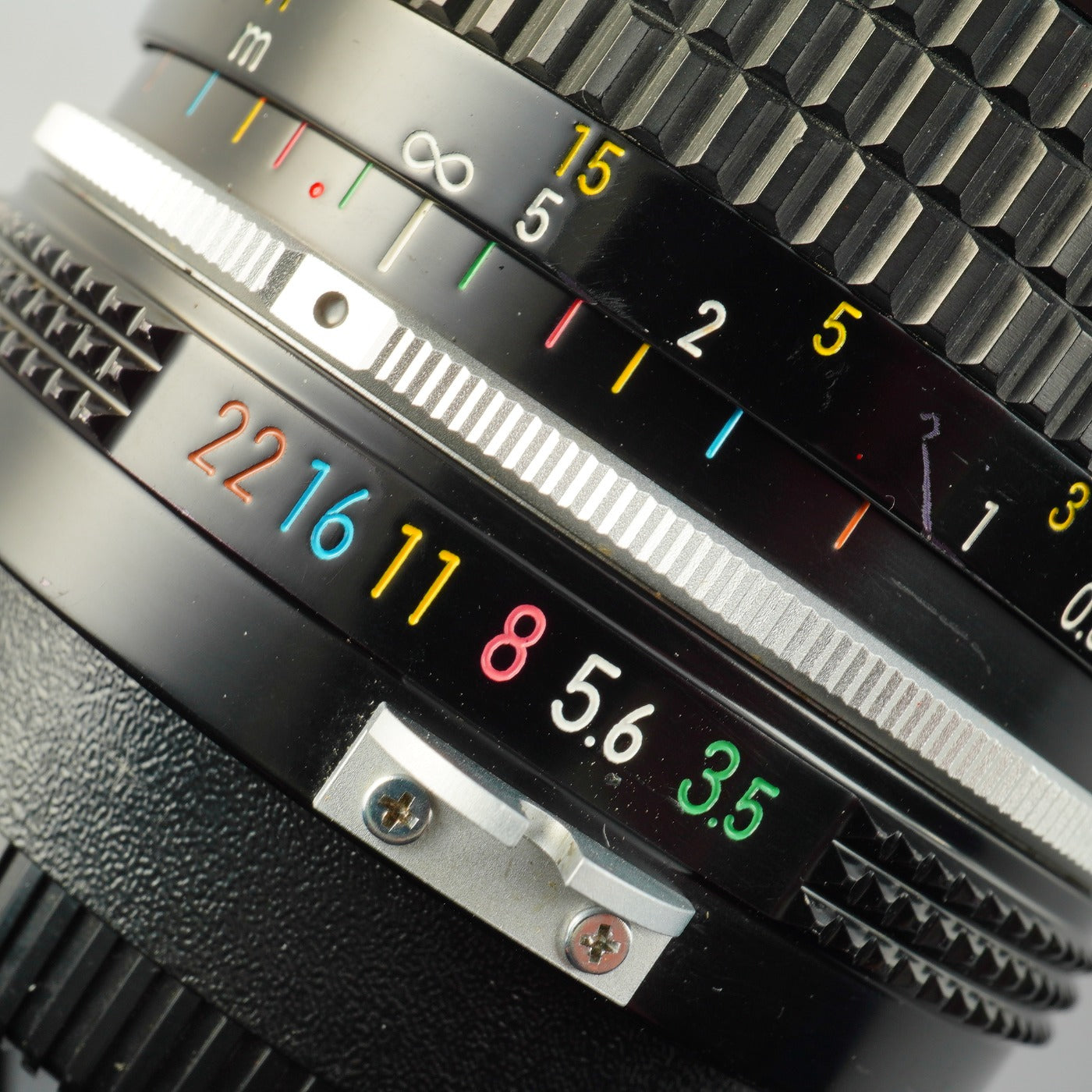 Nikon 非Ai NIKKOR 28mm F/3.5 単焦点レンズ