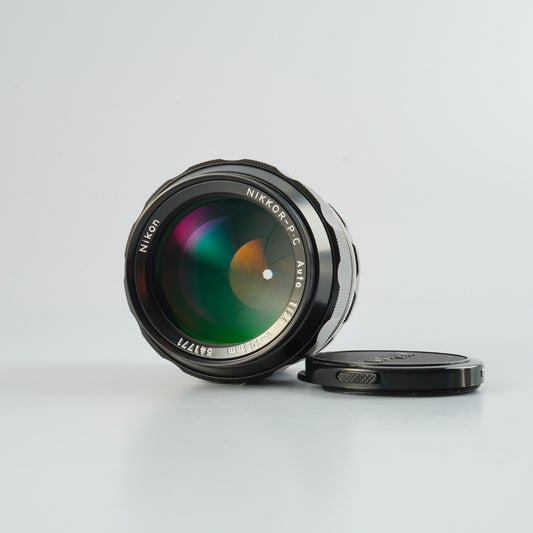 Nikon 非Ai NIKKOR-P.C Auto 105mm F/2.5 単焦点レンズ