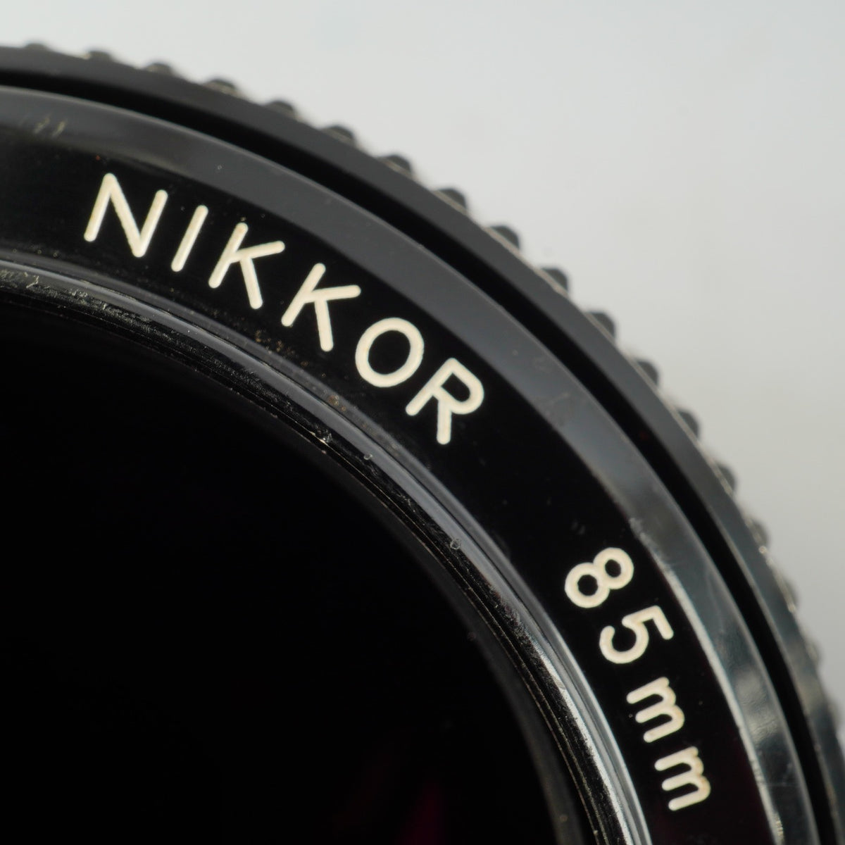 Nikon 非Ai New Nikkor 85mm F/1.8 単焦点レンズ