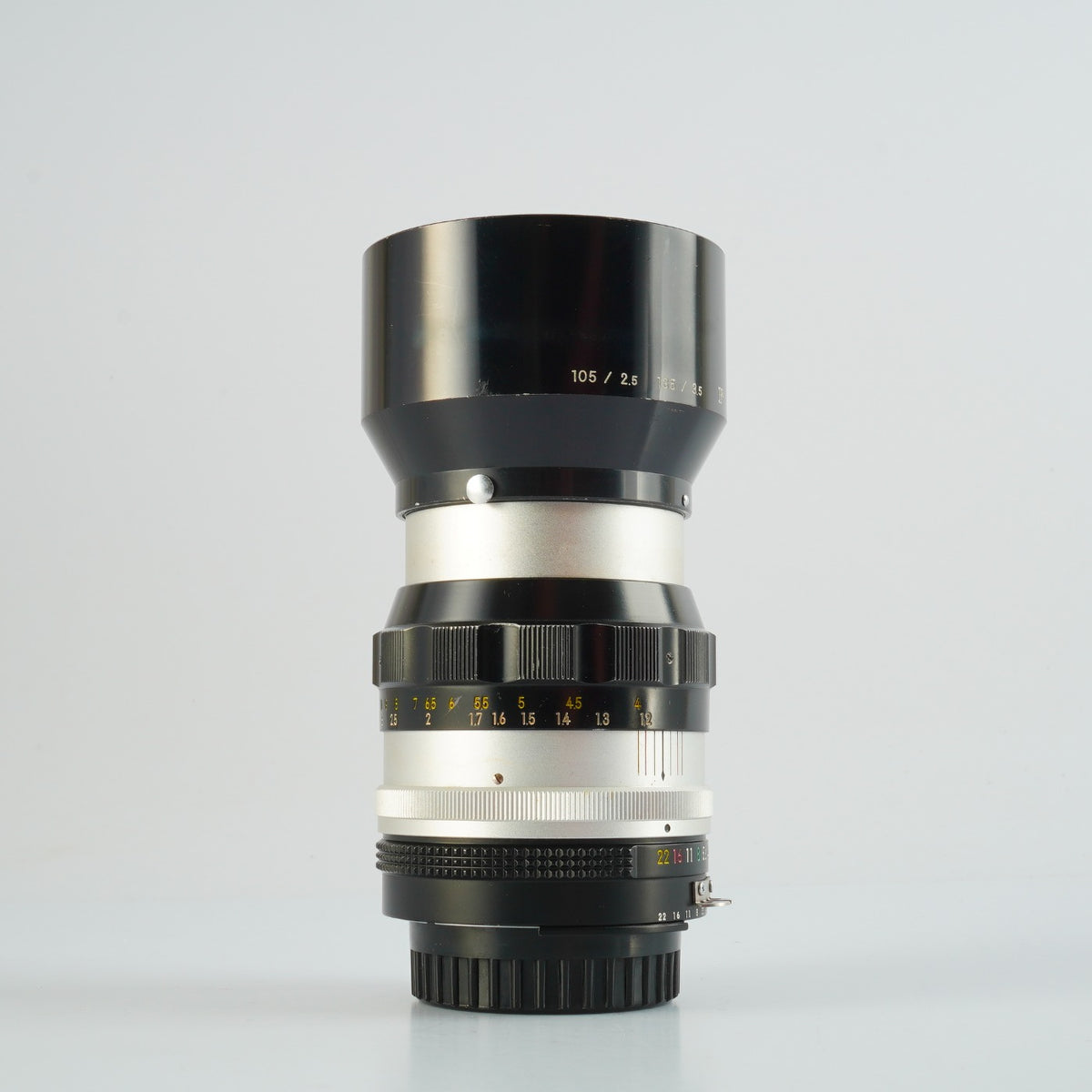【Serviced】 Nikon Ai改 NIKKOR-P Auto 105mm F/2.5 単焦点レンズ