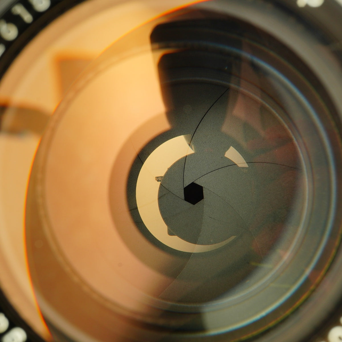 【Serviced】 Nikon Ai改 NIKKOR-P Auto 105mm F/2.5 単焦点レンズ