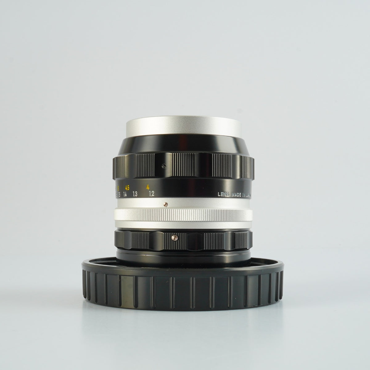 【Serviced】 Nikon 非Ai NIKKOR-P Auto 105mm F/2.5 単焦点レンズ