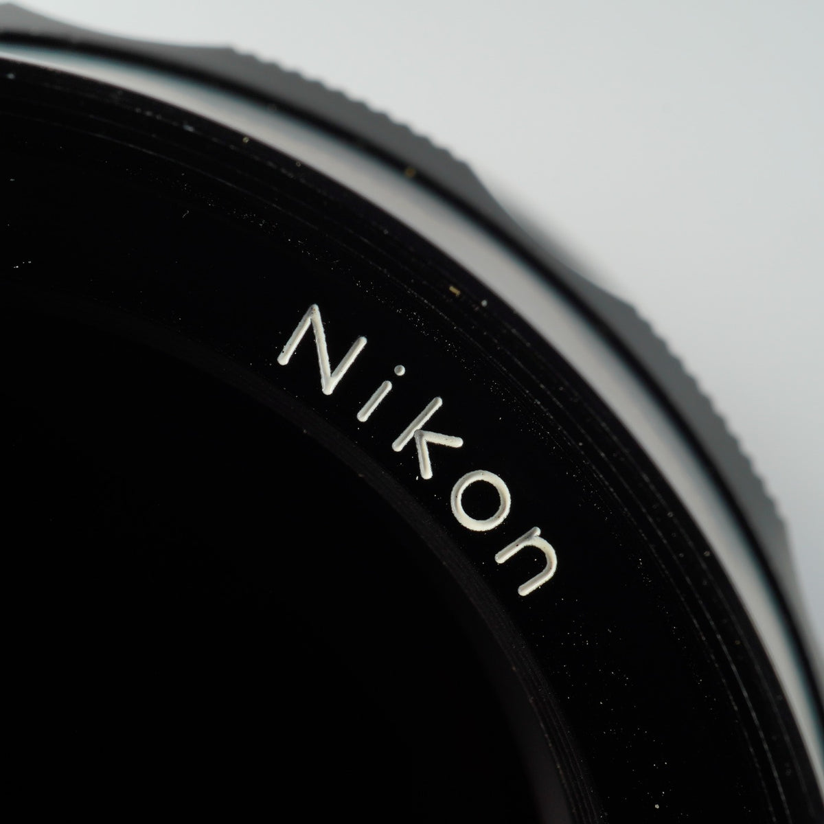 【Serviced】 Nikon 非Ai NIKKOR-P.C Auto 105mm F/2.5 単焦点レンズ