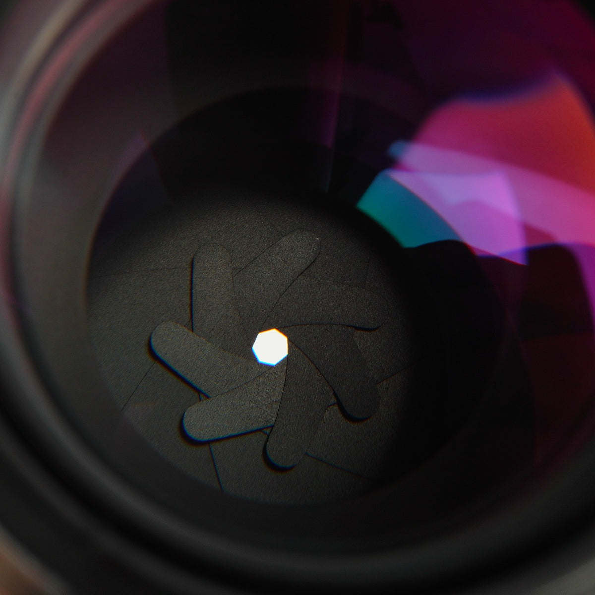 【Serviced】 Nikon 非Ai NIKKOR-P.C Auto 105mm F/2.5 単焦点レンズ