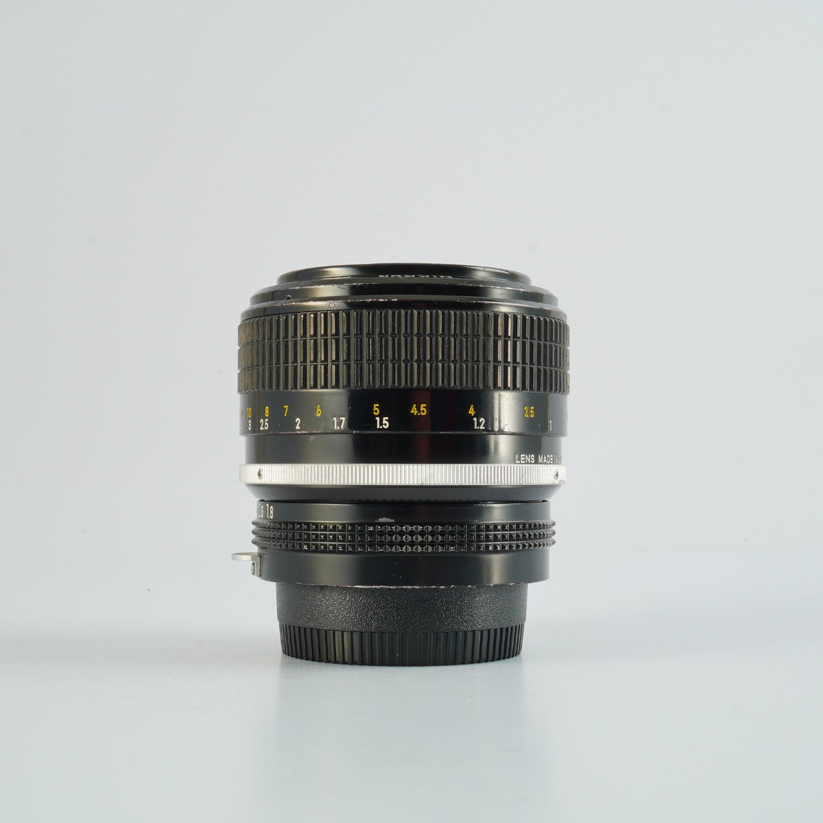 【Serviced】 Nikon 非Ai New Nikkor 85mm F/1.8 単焦点レンズ