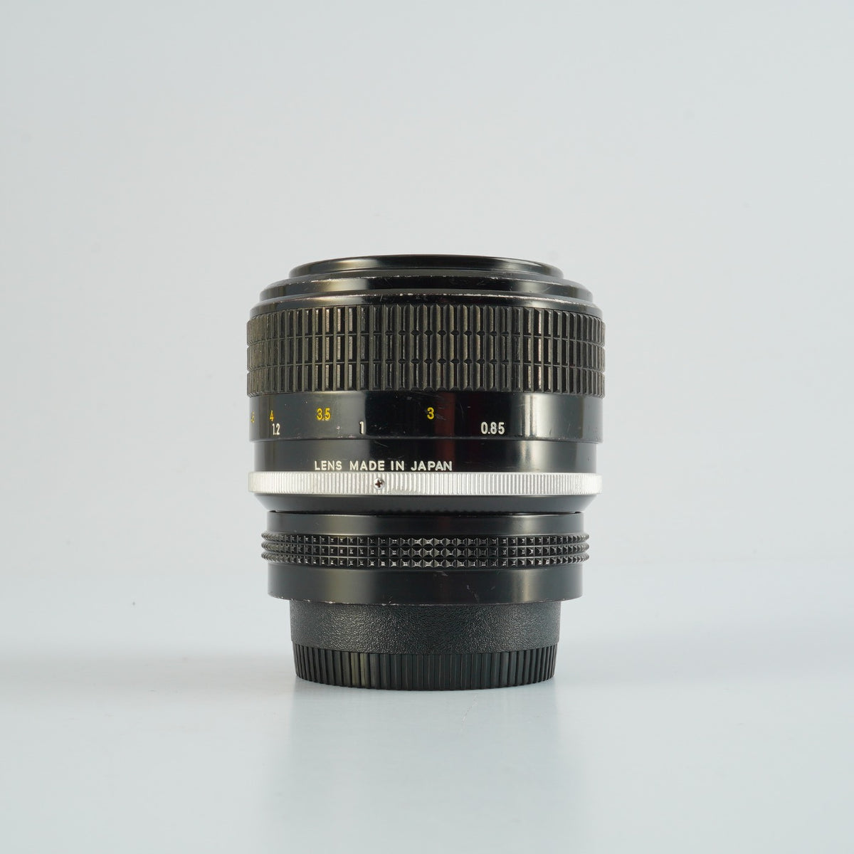 【Serviced】 Nikon 非Ai New Nikkor 85mm F/1.8 単焦点レンズ