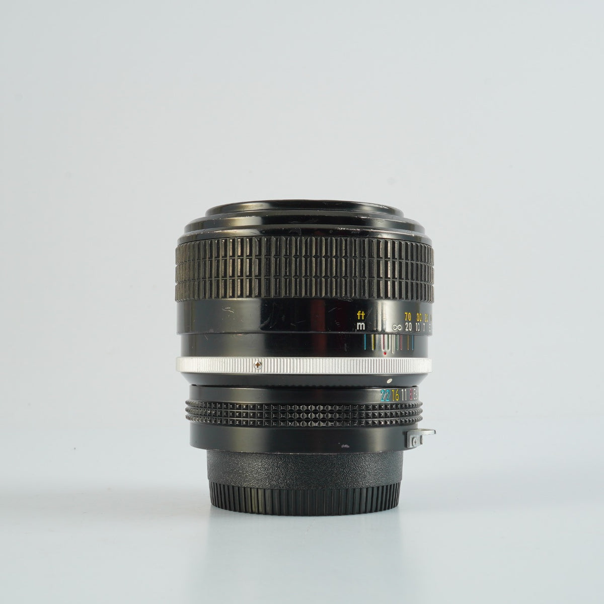 【Serviced】 Nikon 非Ai New Nikkor 85mm F/1.8 単焦点レンズ