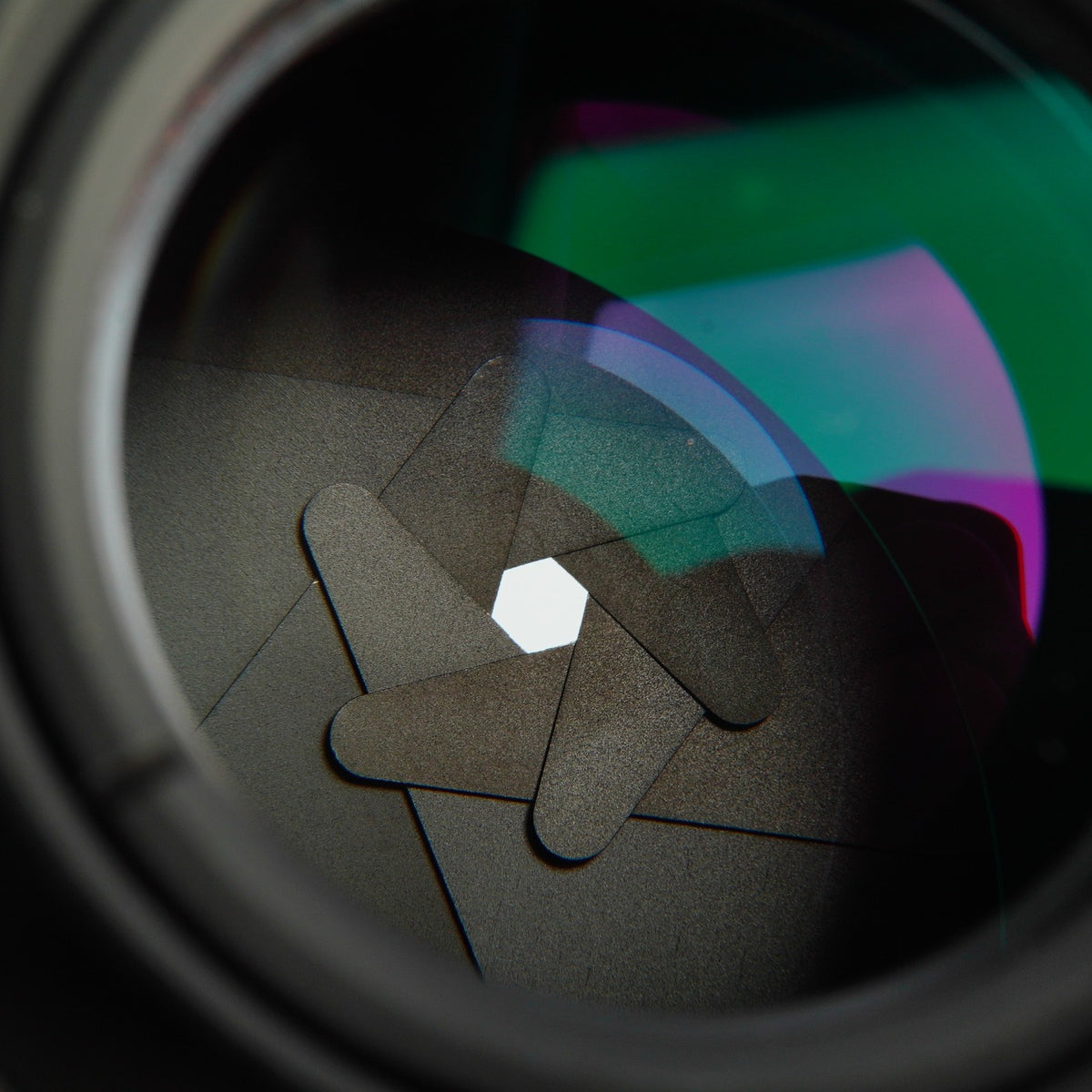 【Serviced】 Nikon 非Ai New Nikkor 85mm F/1.8 単焦点レンズ
