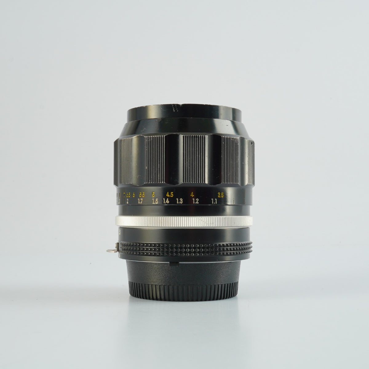 【Overhauled】 Nikon Ai改 NIKKOR-P.C Auto 105mm F/2.5 単焦点レンズ