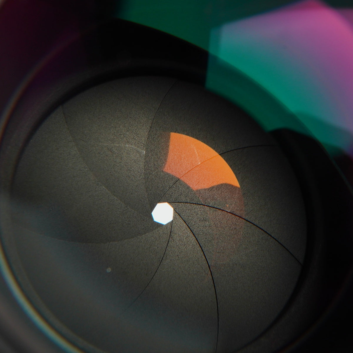 【Overhauled】 Nikon Ai改 NIKKOR-P.C Auto 105mm F/2.5 単焦点レンズ