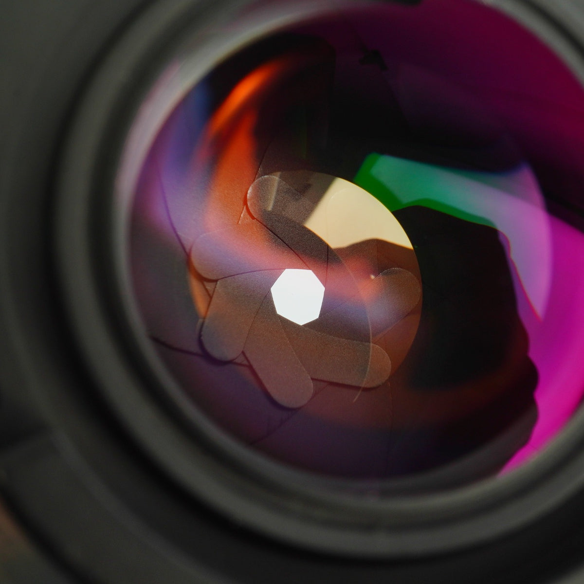 【Overhauled】 Nikon Ai NIKKOR 28mm F/2 単焦点レンズ