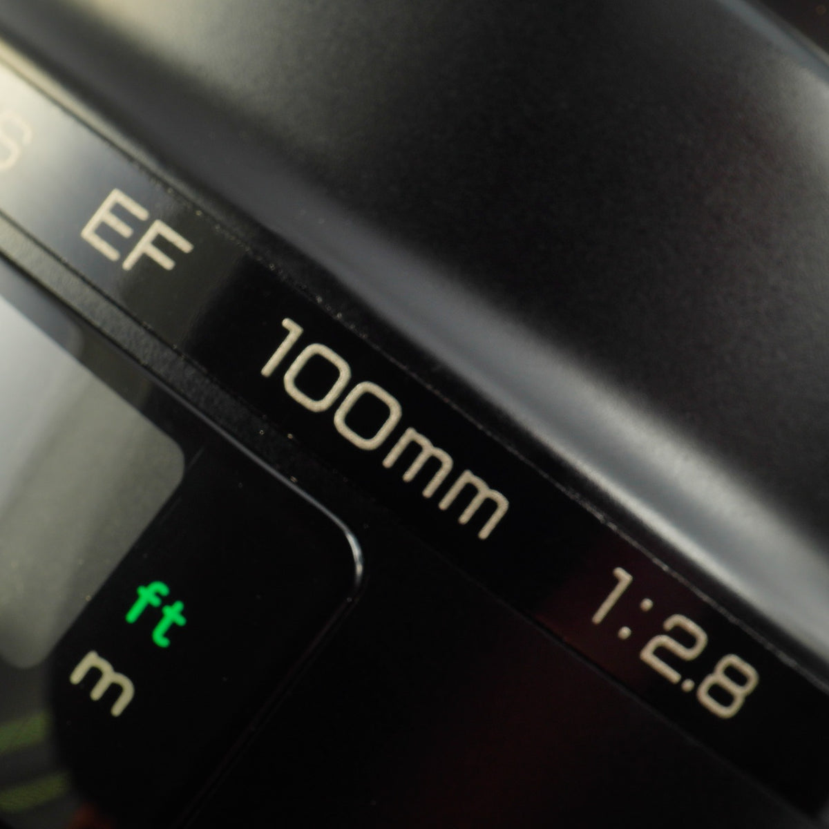 Canon EF Macro 100mm F/2.8 マクロレンズ