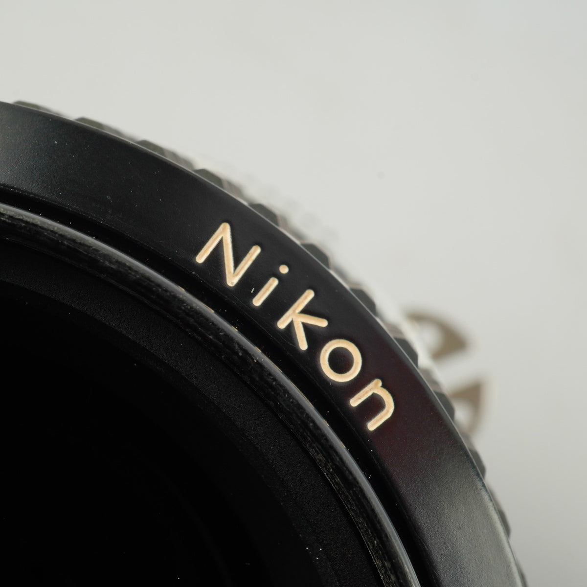 Nikon Ai Nikkor 35mm F/2 単焦点レンズ