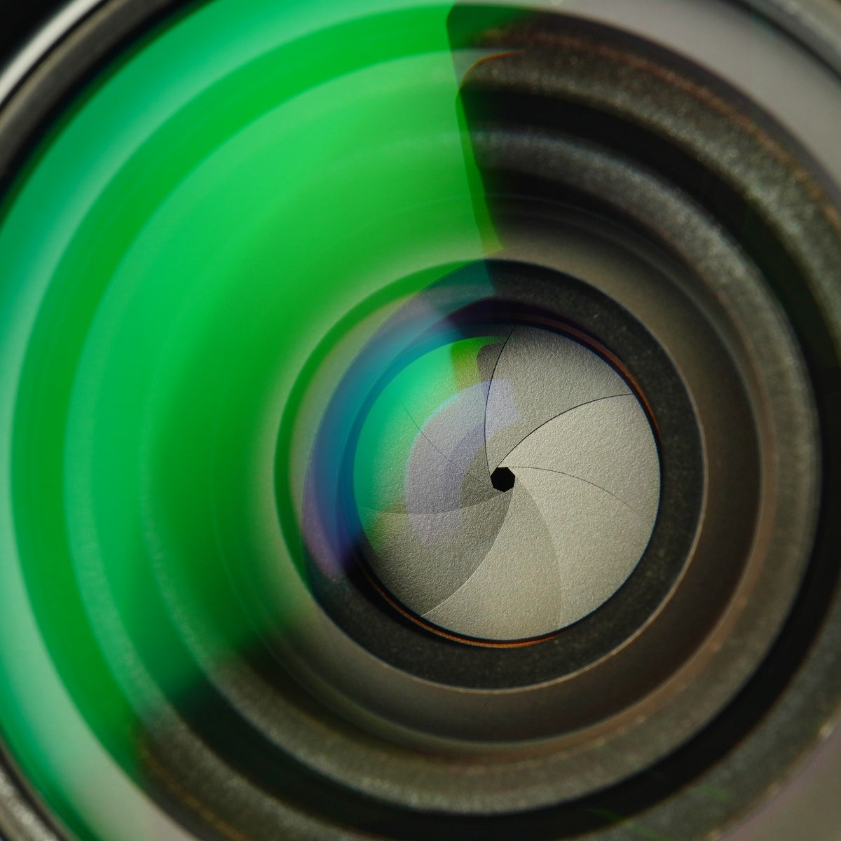 【Serviced】 Nikon Ai-S NIKKOR 35mm F/2 単焦点レンズ