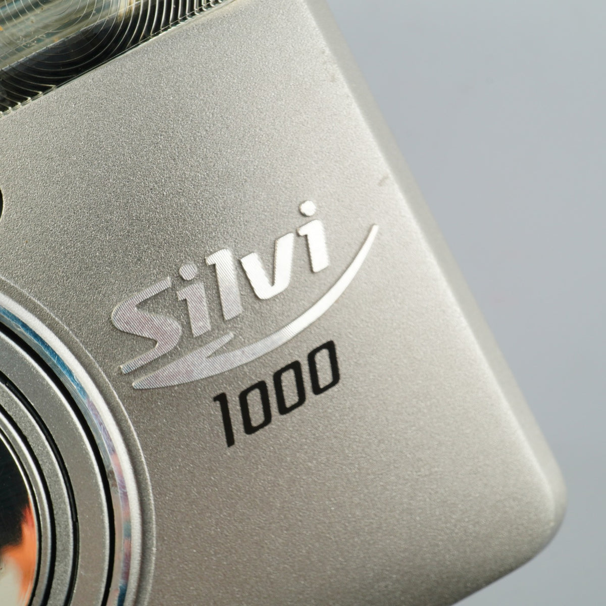 FUJIFILM Silvi 1000 28-100mm コンパクトフィルムカメラ