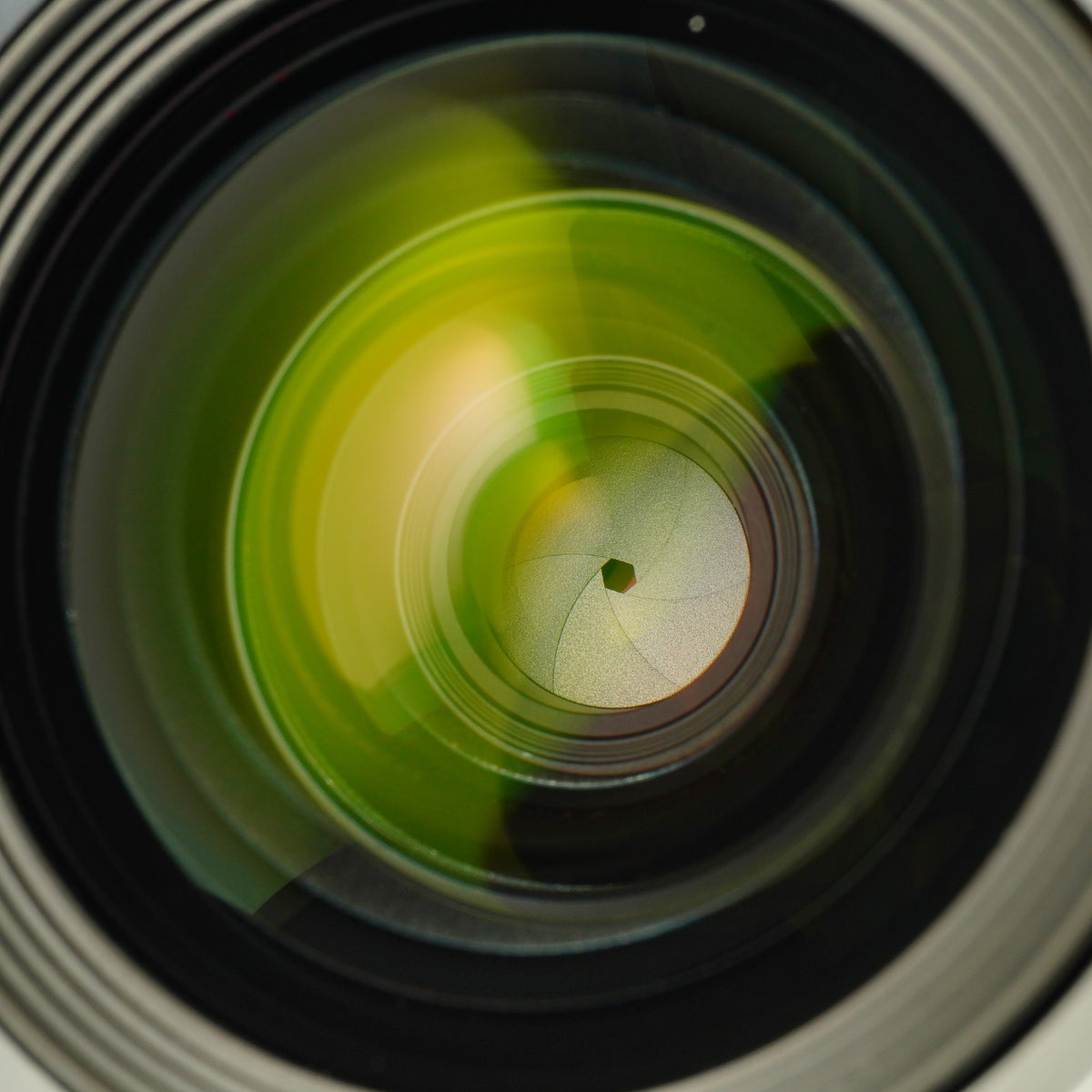 【Serviced】 CONTAX Carl Zeiss Distagon T* 28mm F/2.8 AEJ 単焦点レンズ
