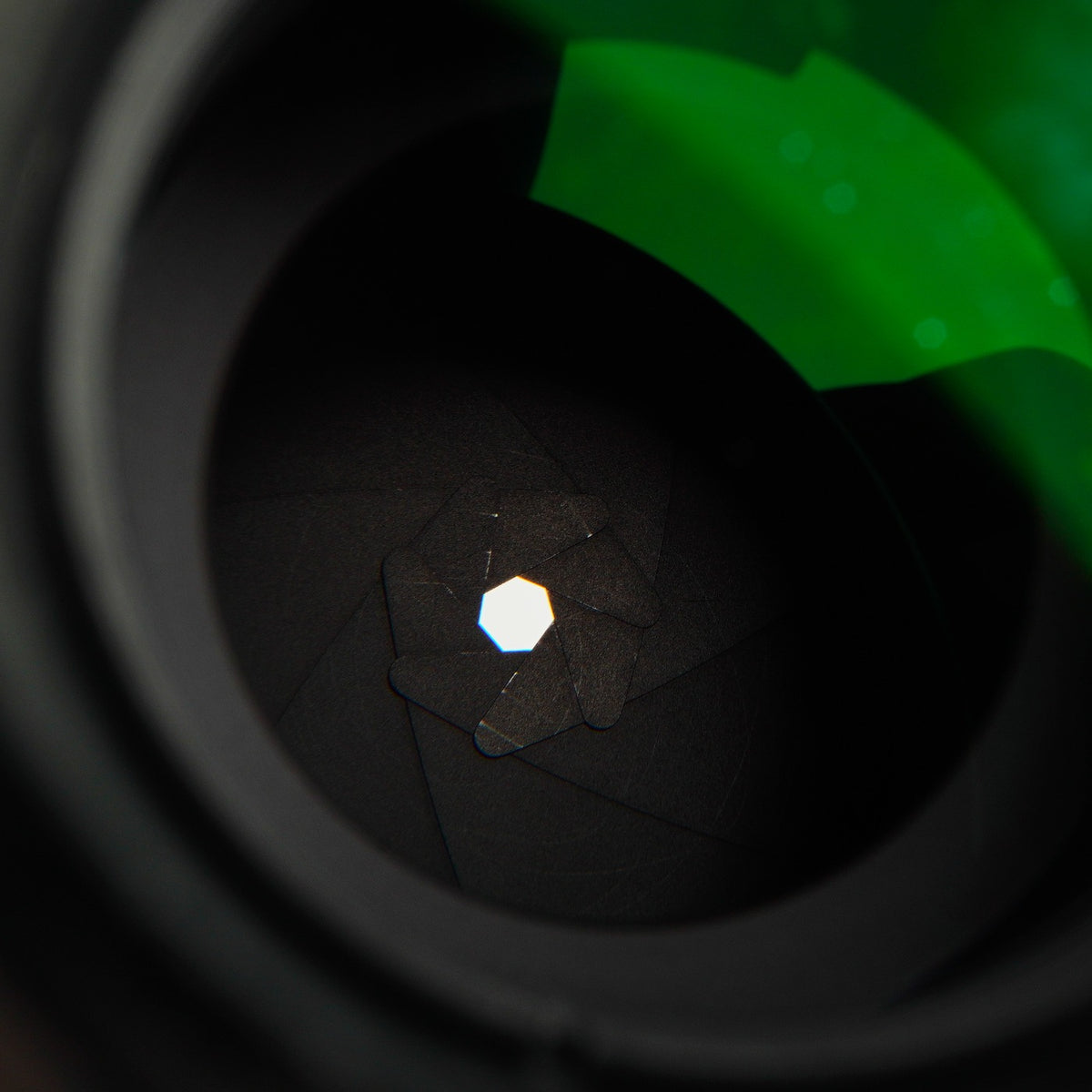 【Serviced】 Nikon Ai改 NIKKOR-P.C Auto 180mm F/2.8 単焦点レンズ