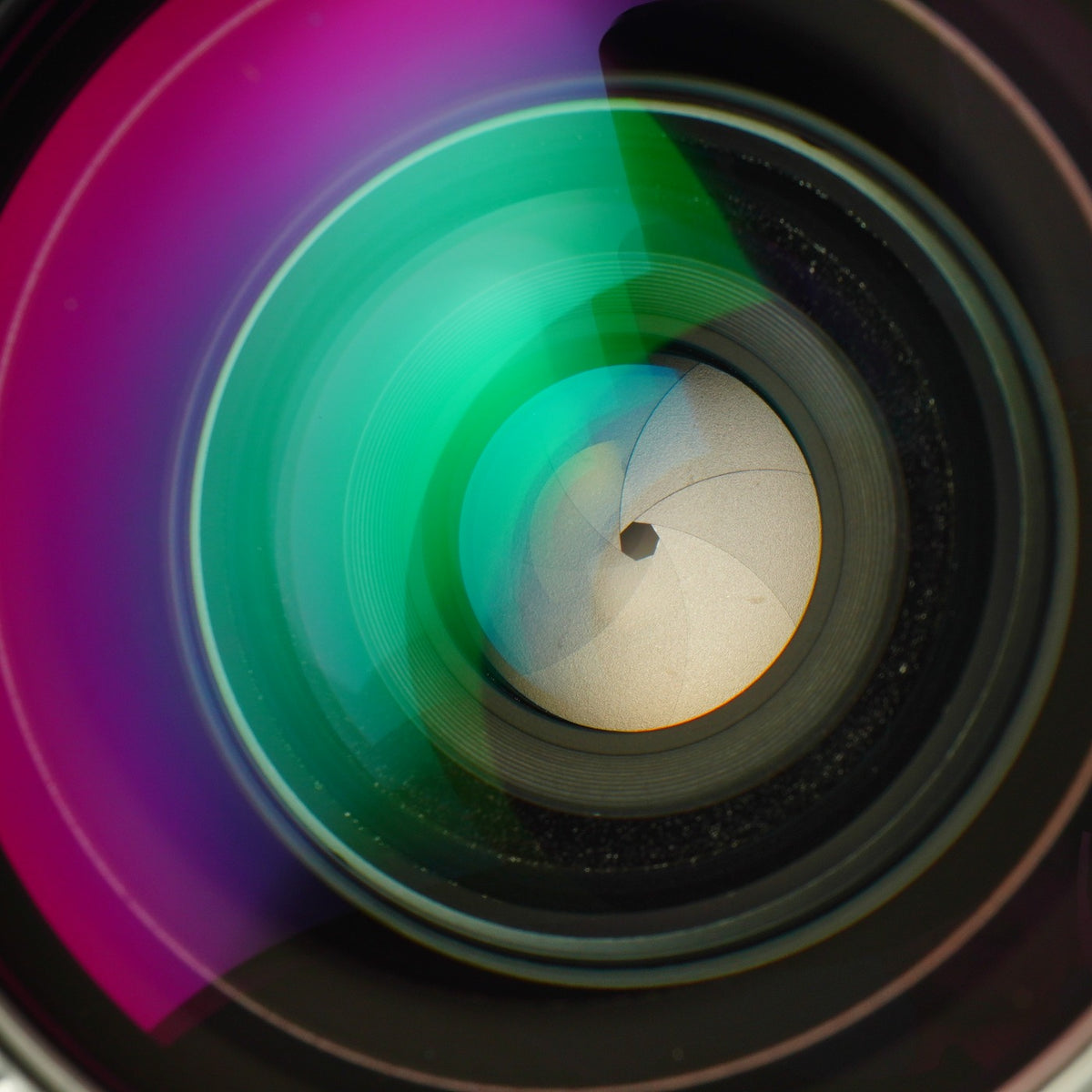 【Overhauled】 Nikon Ai-S NIKKOR 28mm F/2 単焦点レンズ