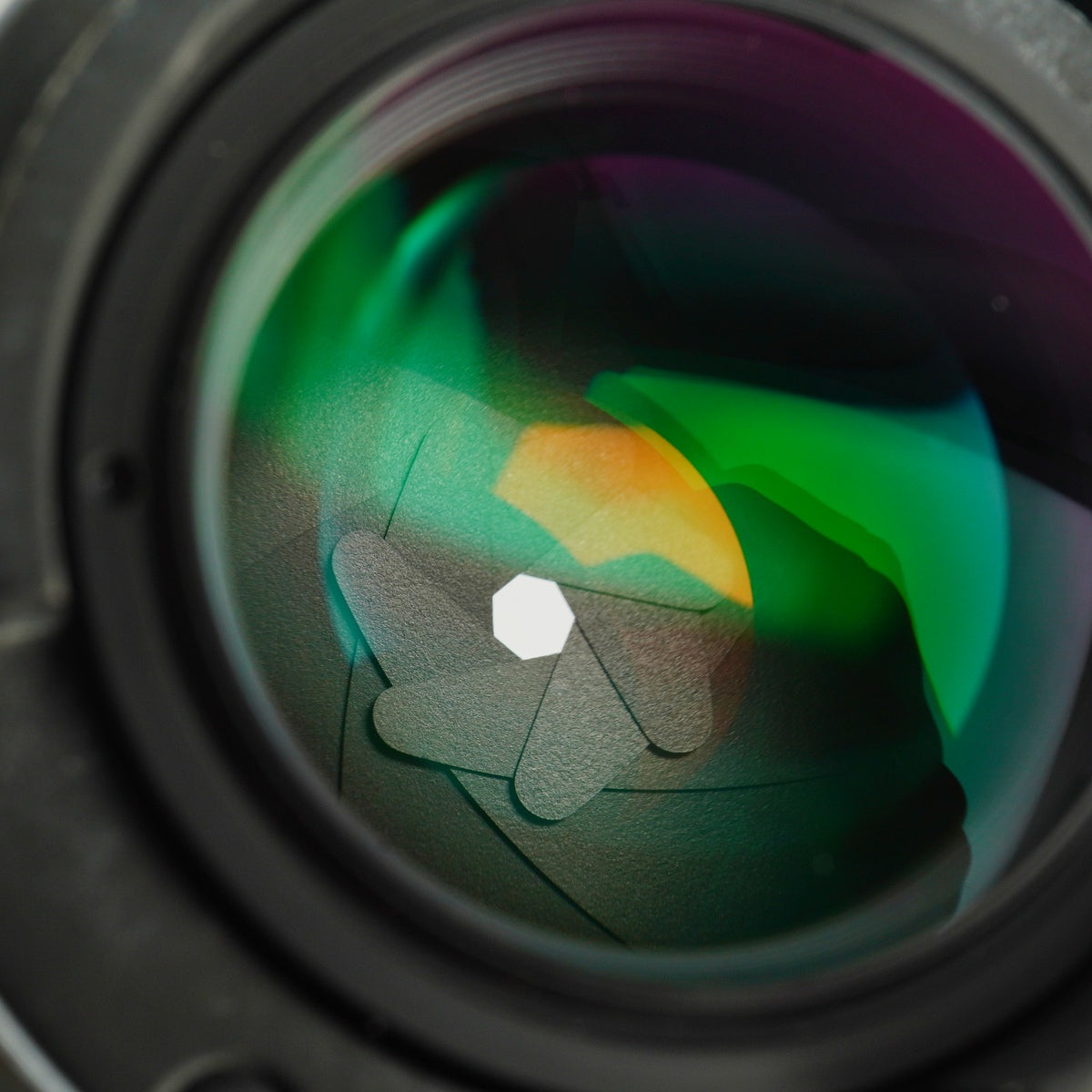 【Overhauled】 Nikon Ai-S NIKKOR 28mm F/2 単焦点レンズ