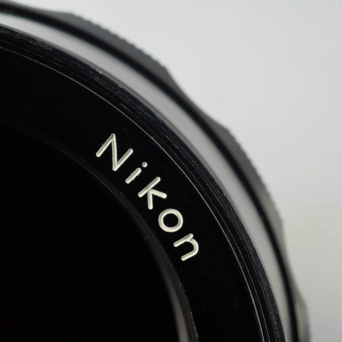 【Serviced】 Nikon Ai改 NIKKOR-P.C Auto 105mm F/2.5 単焦点レンズ