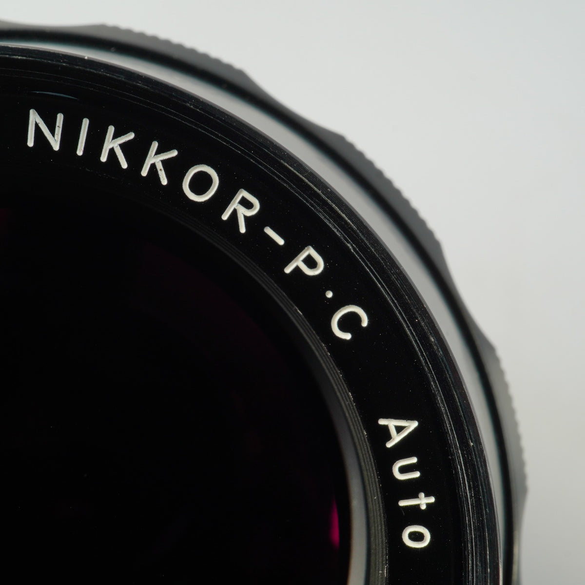 【Serviced】 Nikon Ai改 NIKKOR-P.C Auto 105mm F/2.5 単焦点レンズ