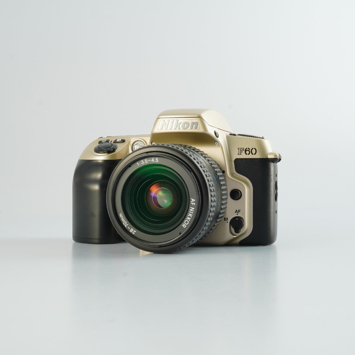 Nikon F60 (N60) + AF Nikkor 28-70mm F/3.5-4.5 AF フィルム一眼レフカメラ