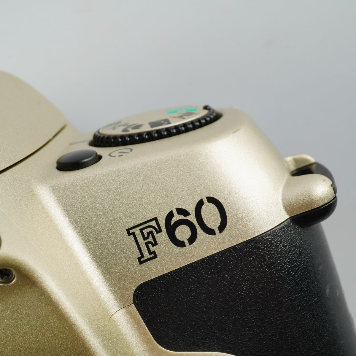Nikon F60 (N60) + AF Nikkor 28-70mm F/3.5-4.5 AF フィルム一眼レフカメラ