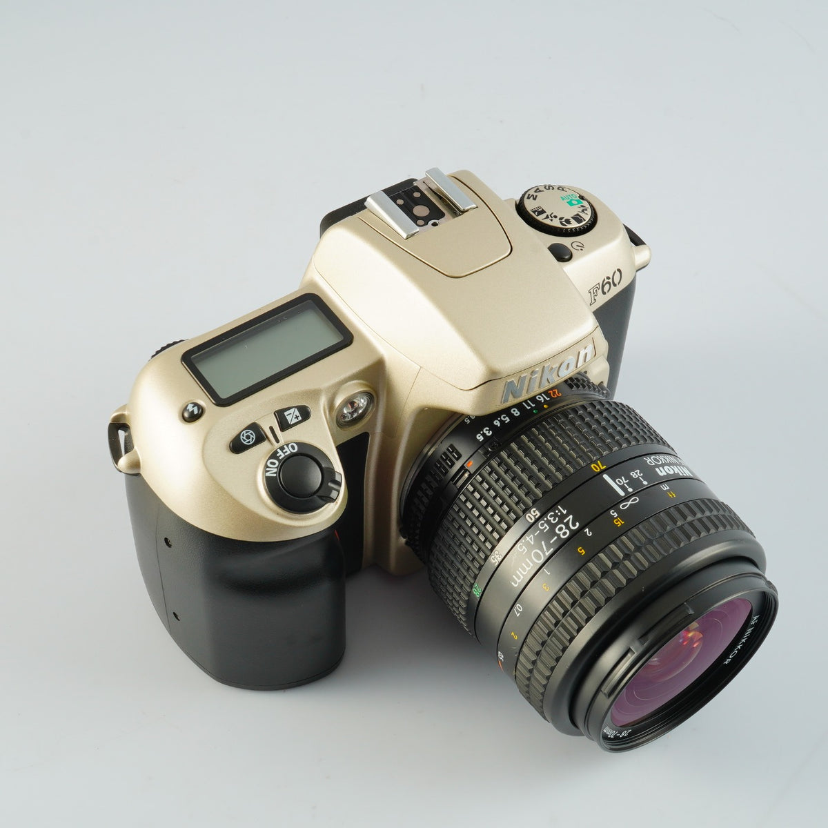 Nikon F60 (N60) + AF Nikkor 28-70mm F/3.5-4.5 AF フィルム一眼レフカメラ