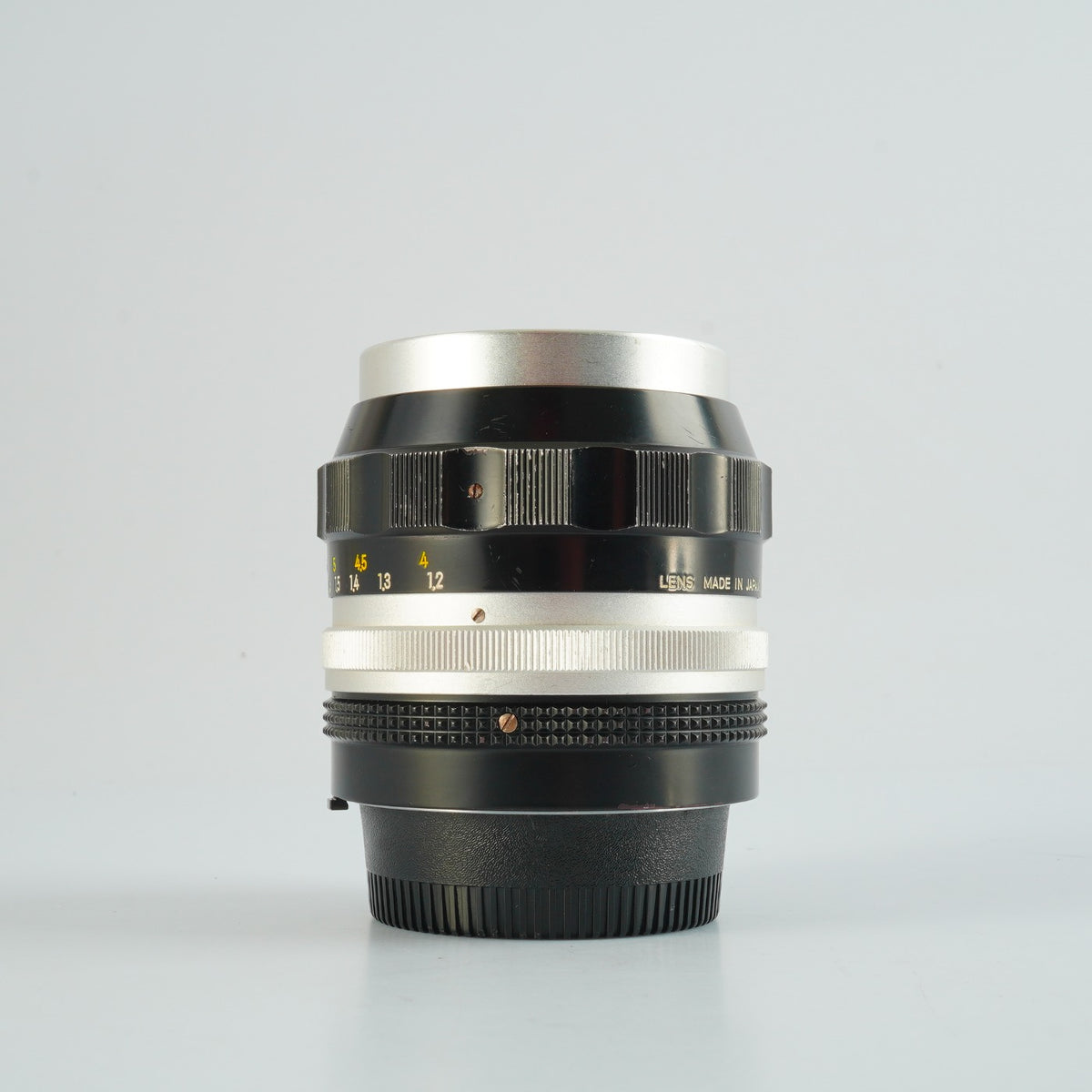 【Serviced】 Nikon Ai改 NIKKOR-P Auto 105mm F/2.5 単焦点レンズ