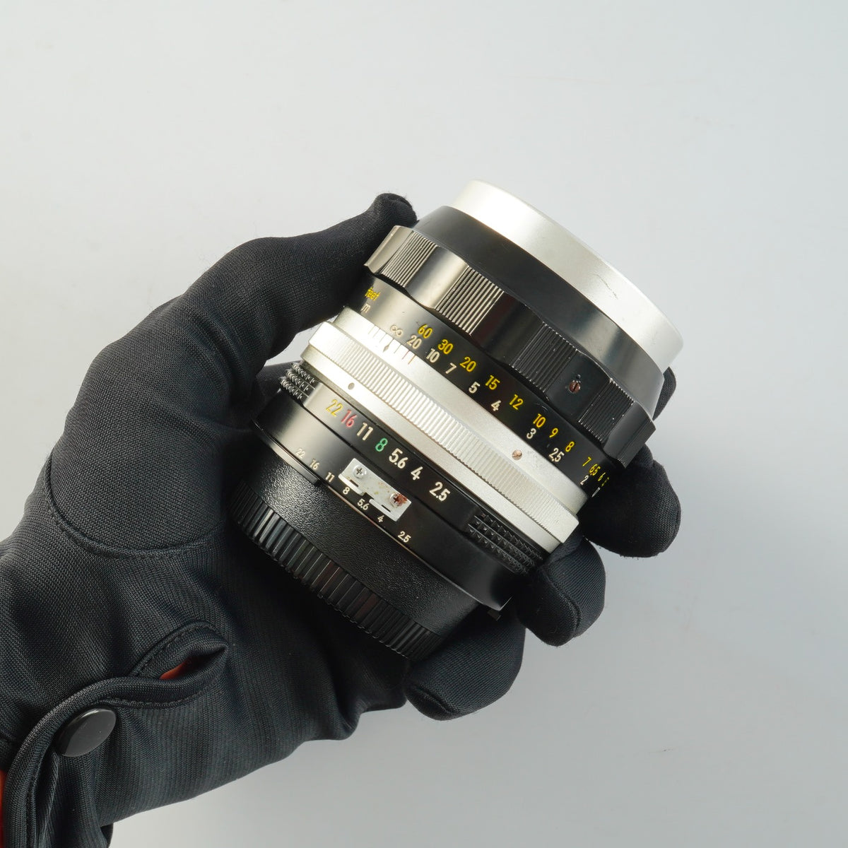 【Serviced】 Nikon Ai改 NIKKOR-P Auto 105mm F/2.5 単焦点レンズ